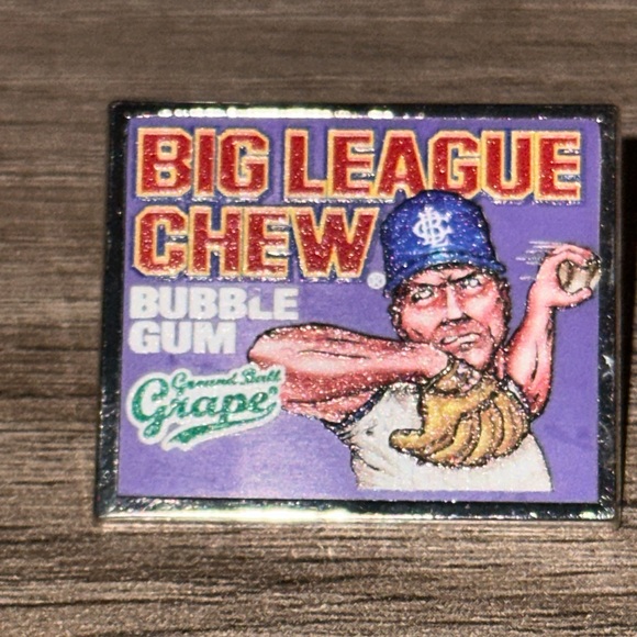 New Era Other - Big league chew grape pin